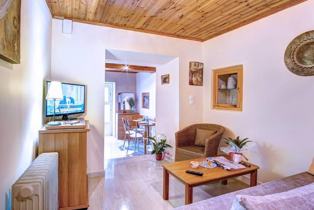Vavilato Home Kouramades Exterior photo